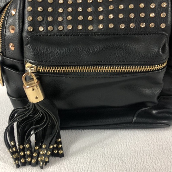 Bebe - Picture 3 of 11